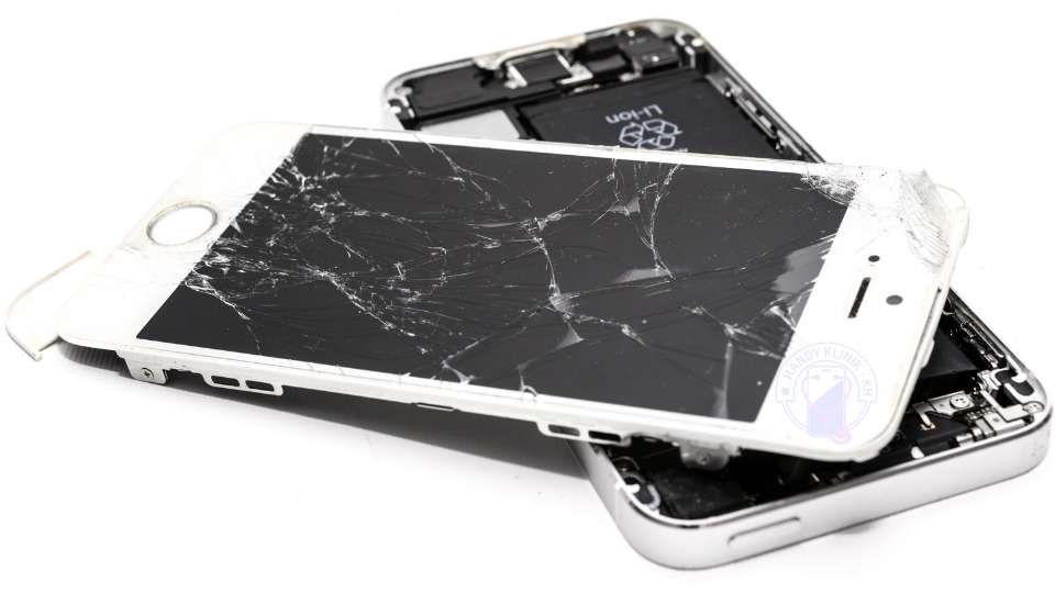 Beschädigtes Smartphone zur Reparatur bei Handyklinik-KH in Bad Kreuznach